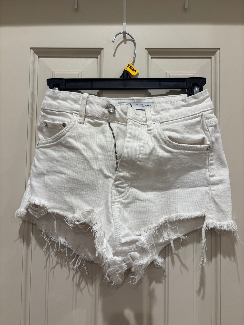 Zara White Frayed Hem Denim Shorts